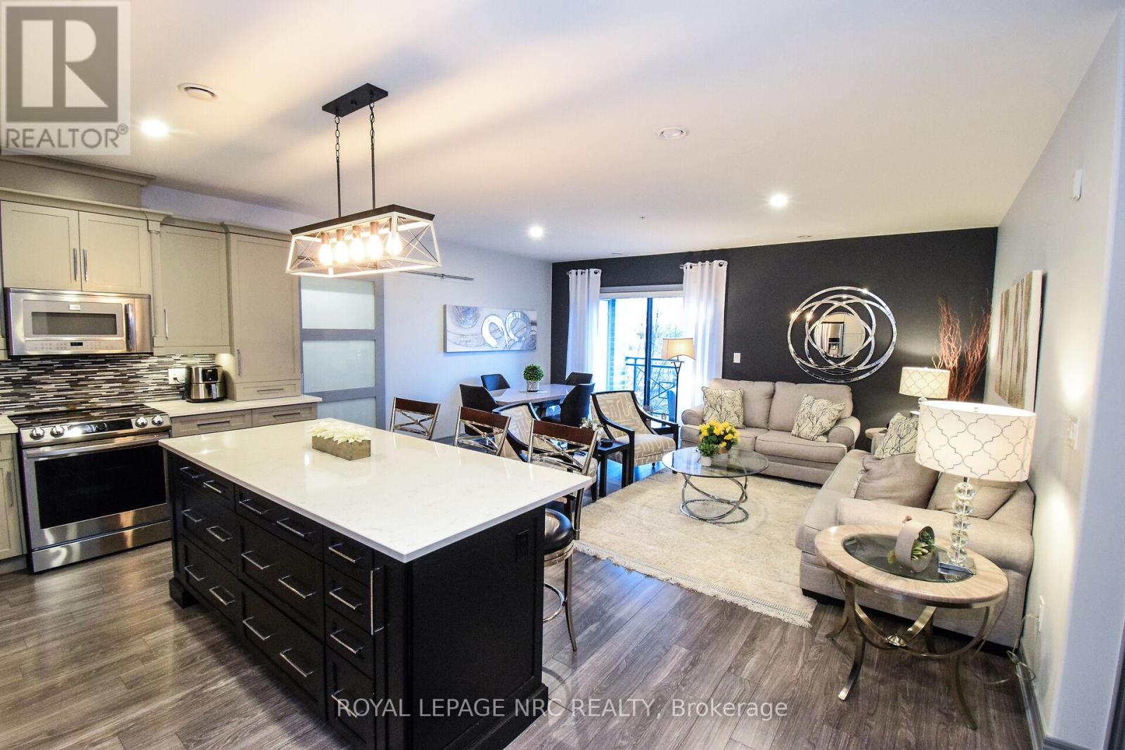 #305 379 SCOTT STREET - 3