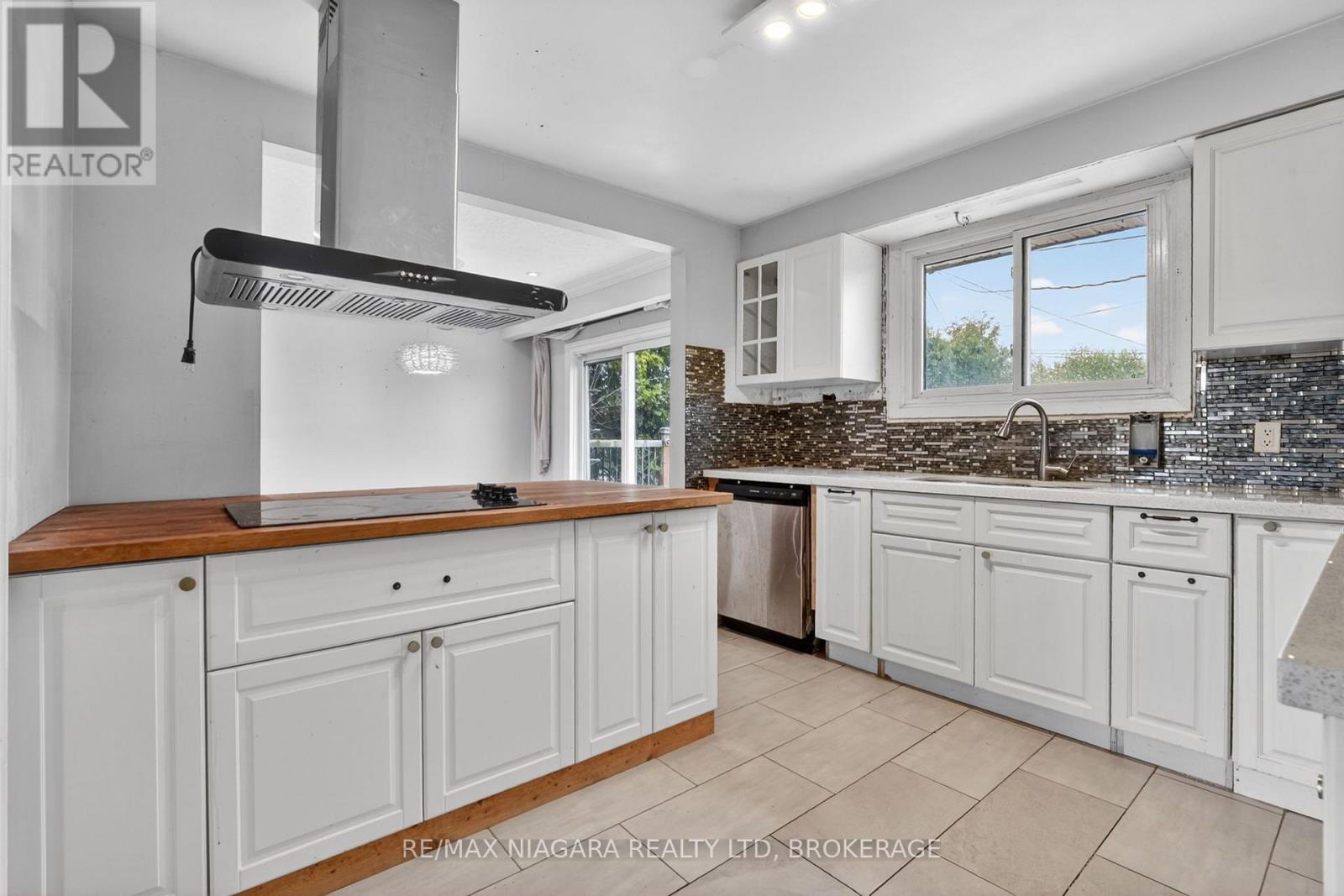 6 COLLIER ROAD N - 14