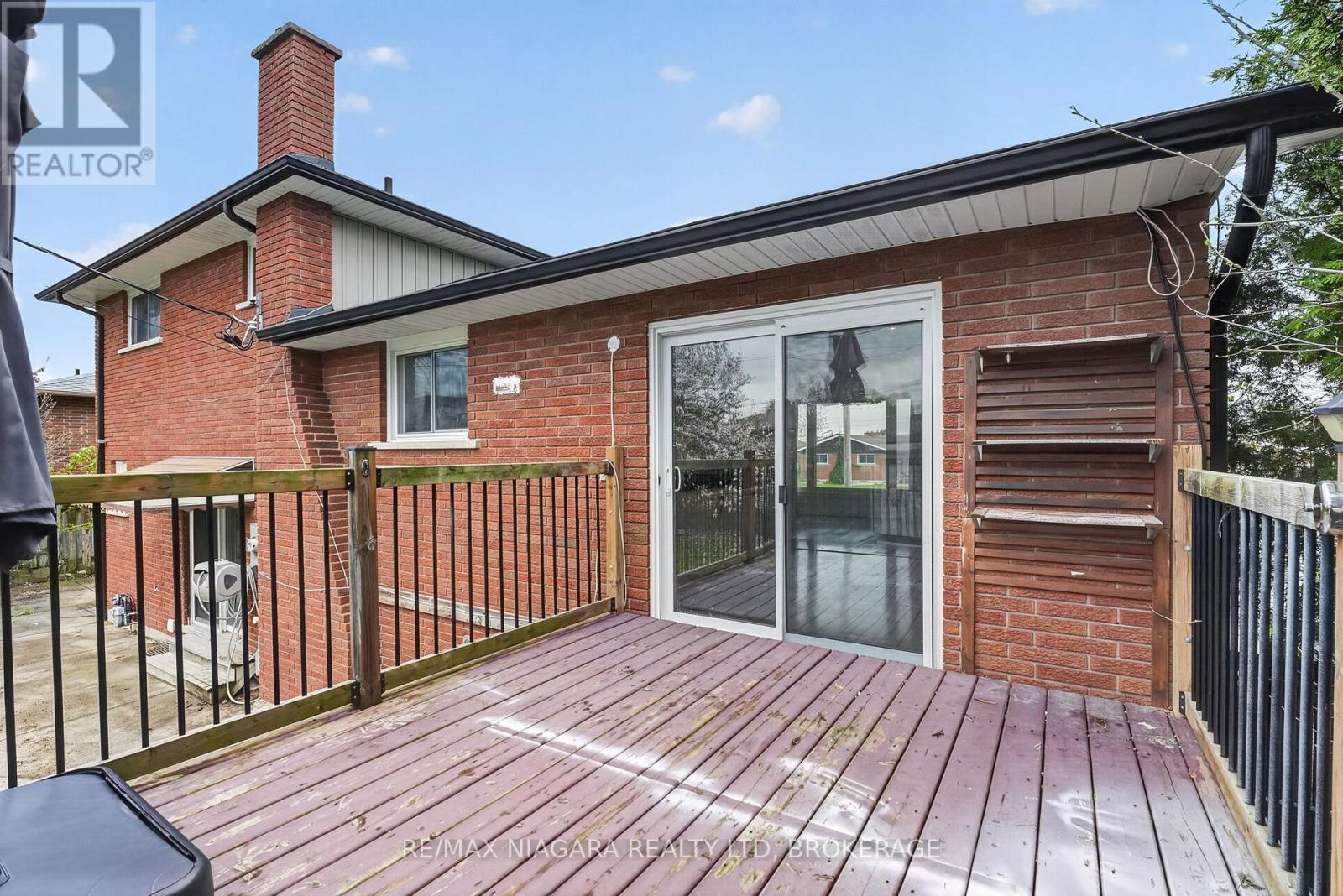 6 COLLIER ROAD N - 16