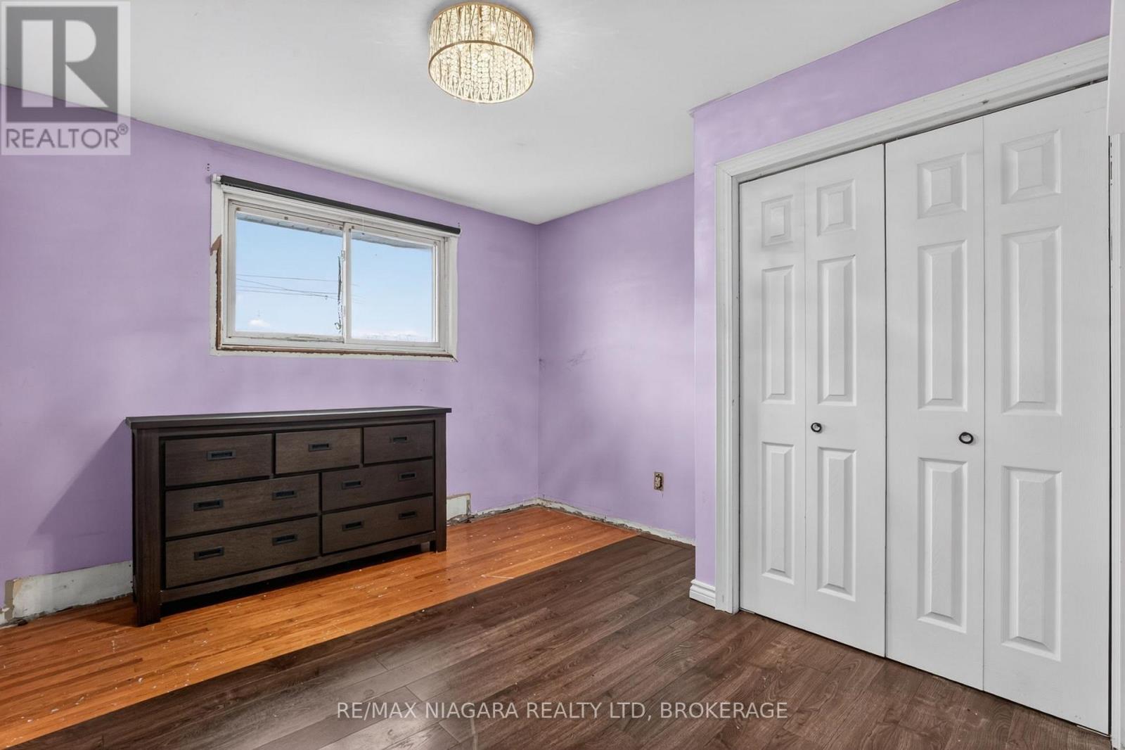 6 COLLIER ROAD N - 18