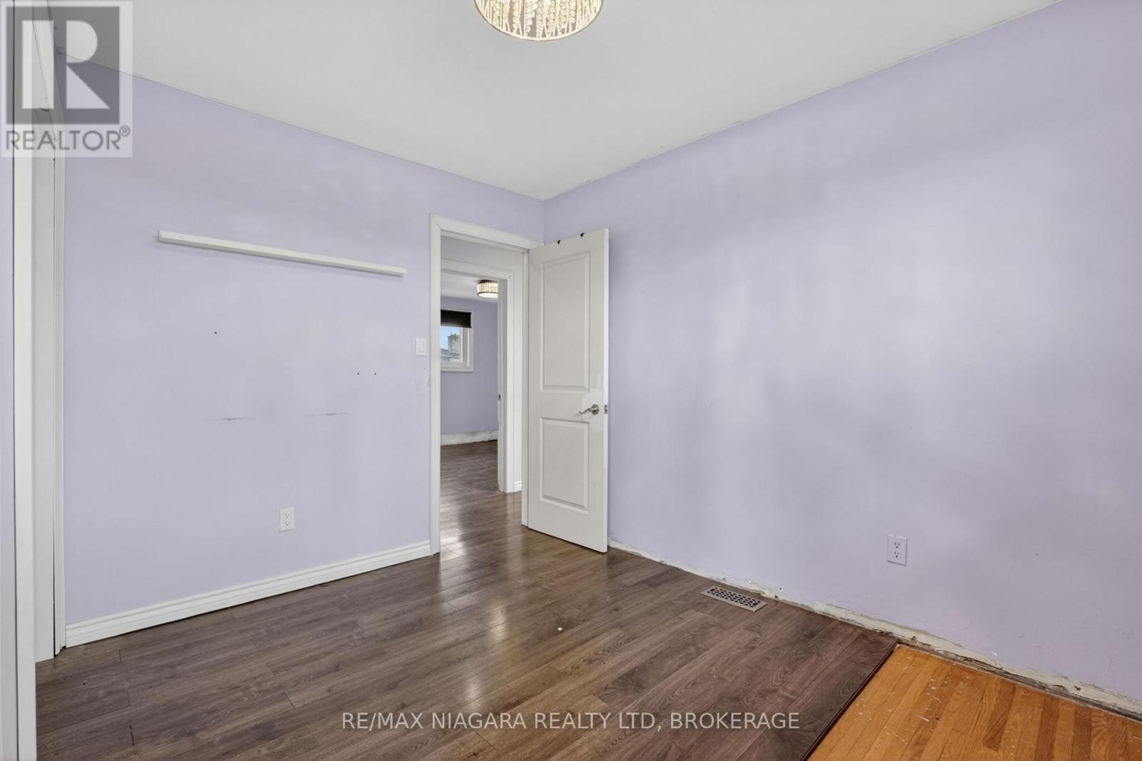 6 COLLIER ROAD N - 19