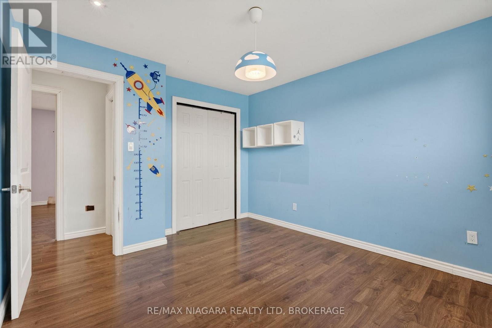 6 COLLIER ROAD N - 21