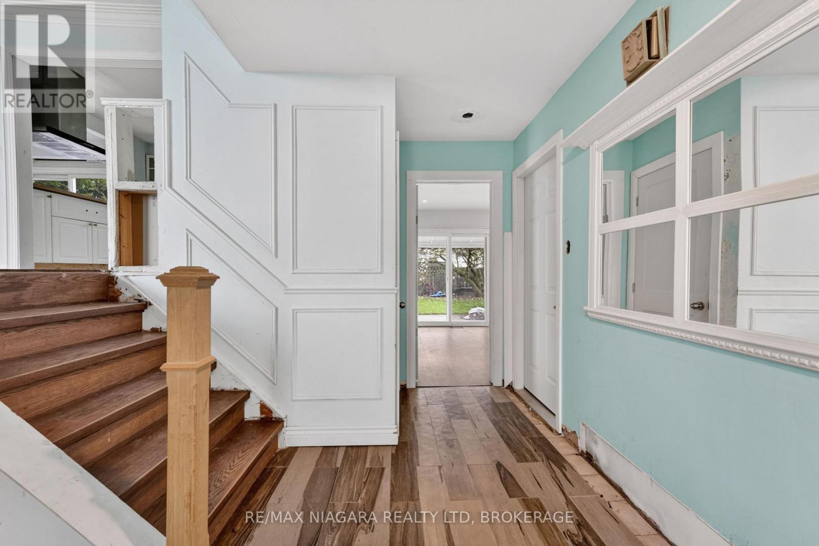 6 COLLIER ROAD N - 26