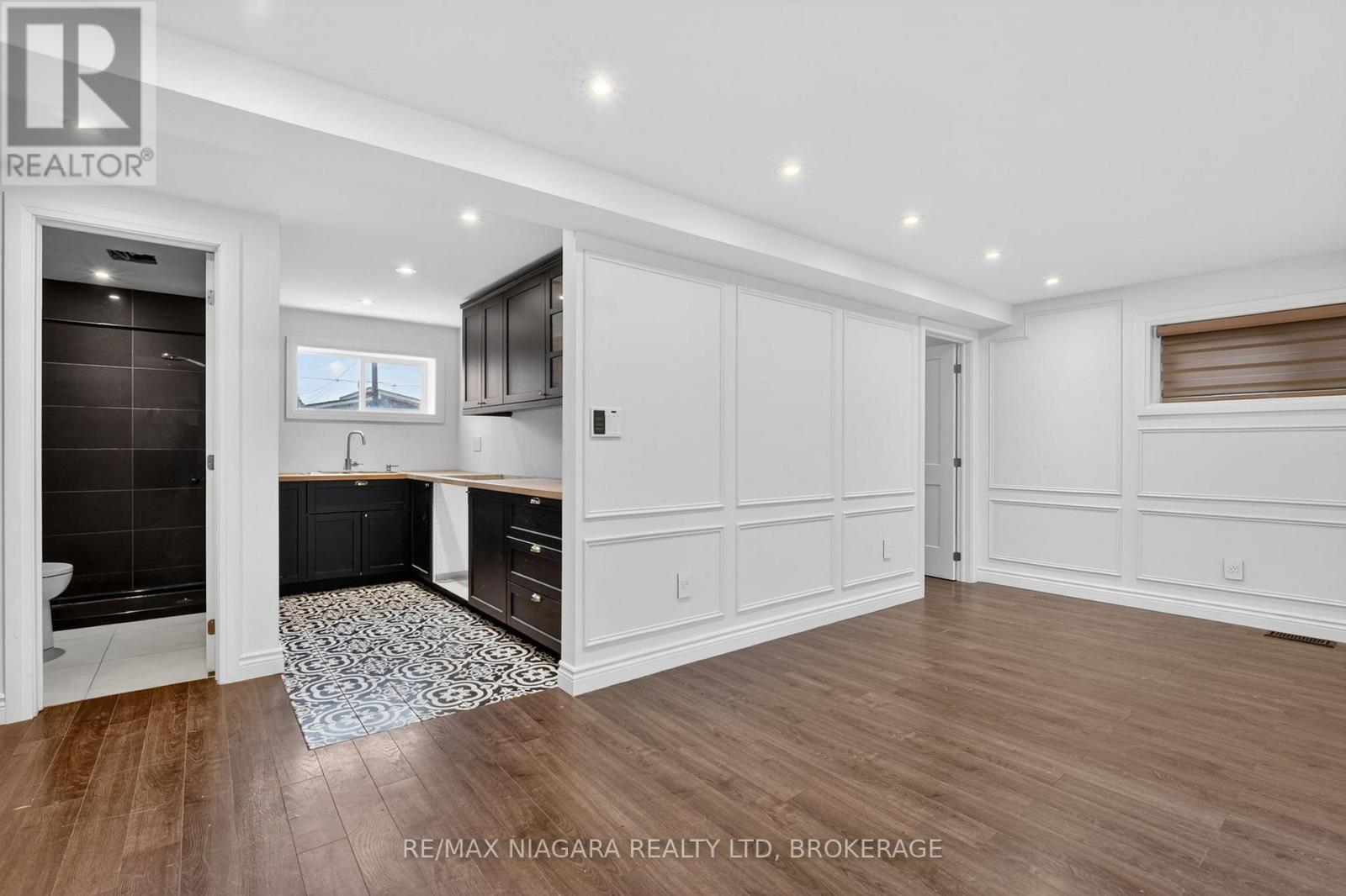 6 COLLIER ROAD N - 31