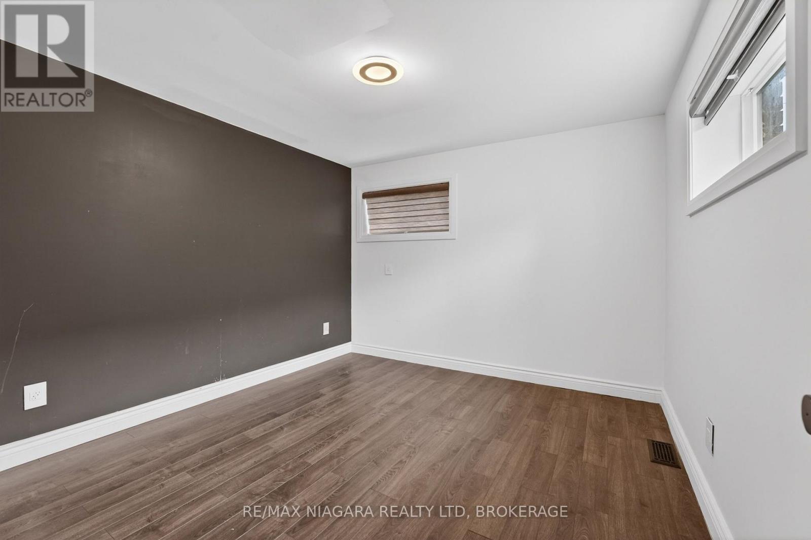 6 COLLIER ROAD N - 34
