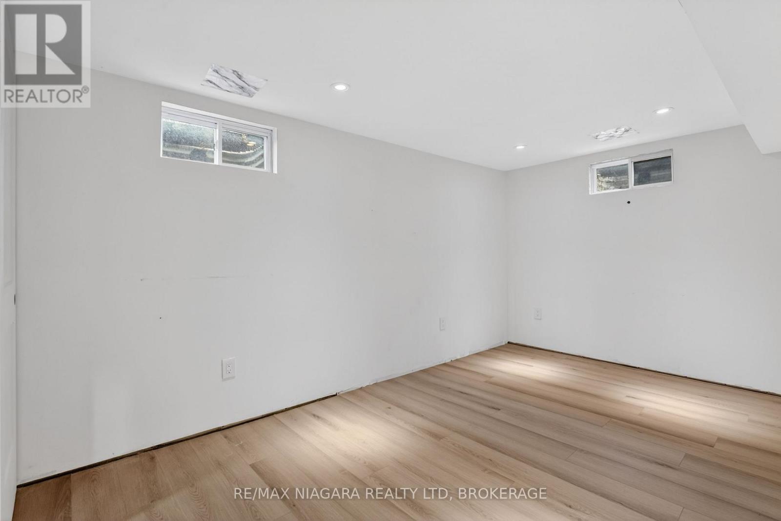 6 COLLIER ROAD N - 37