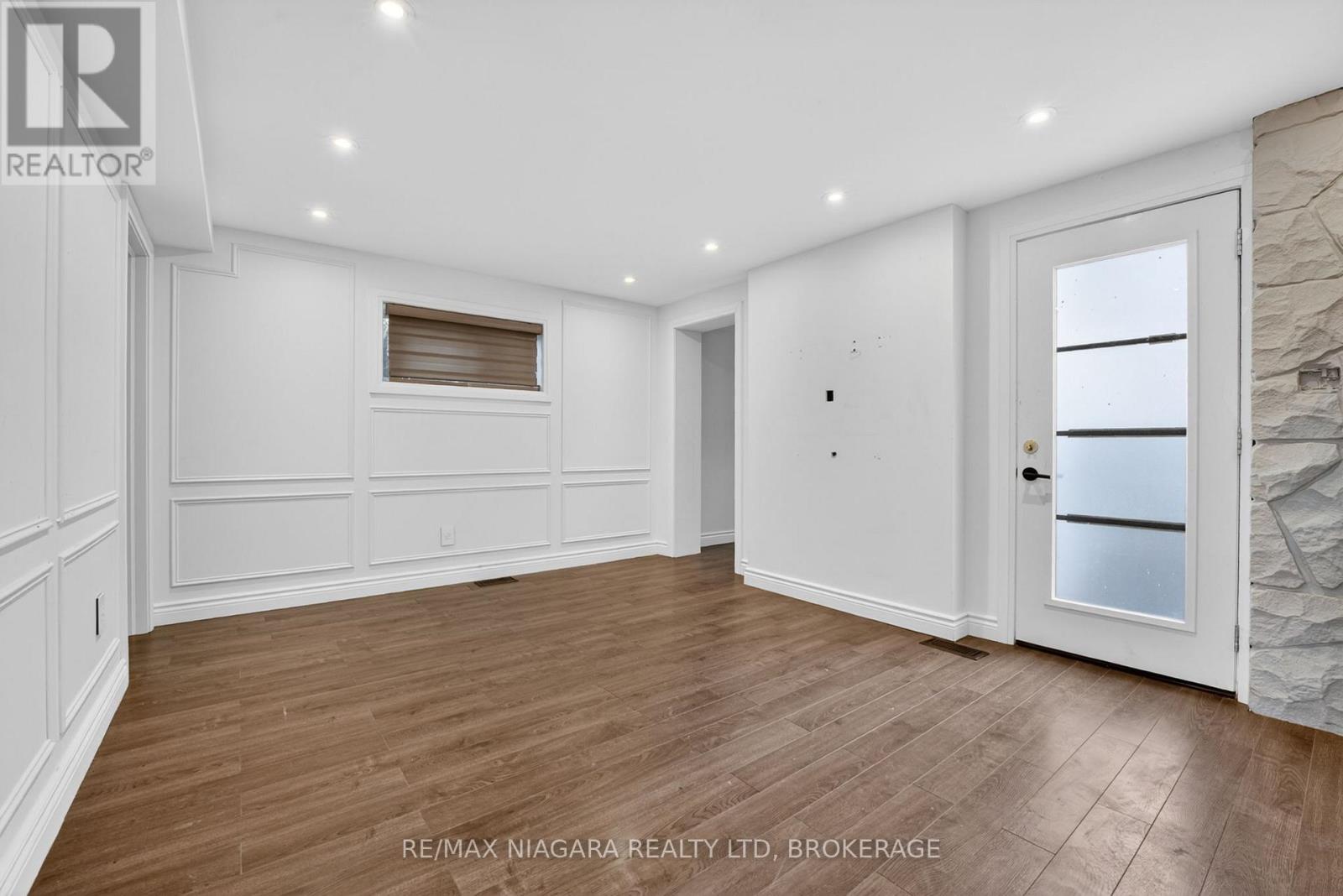 6 COLLIER ROAD N - 38