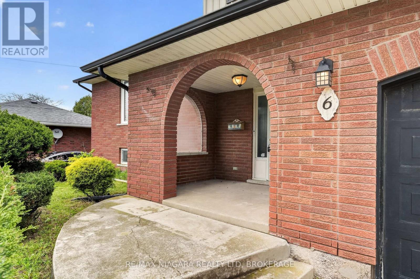 6 COLLIER ROAD N - 4