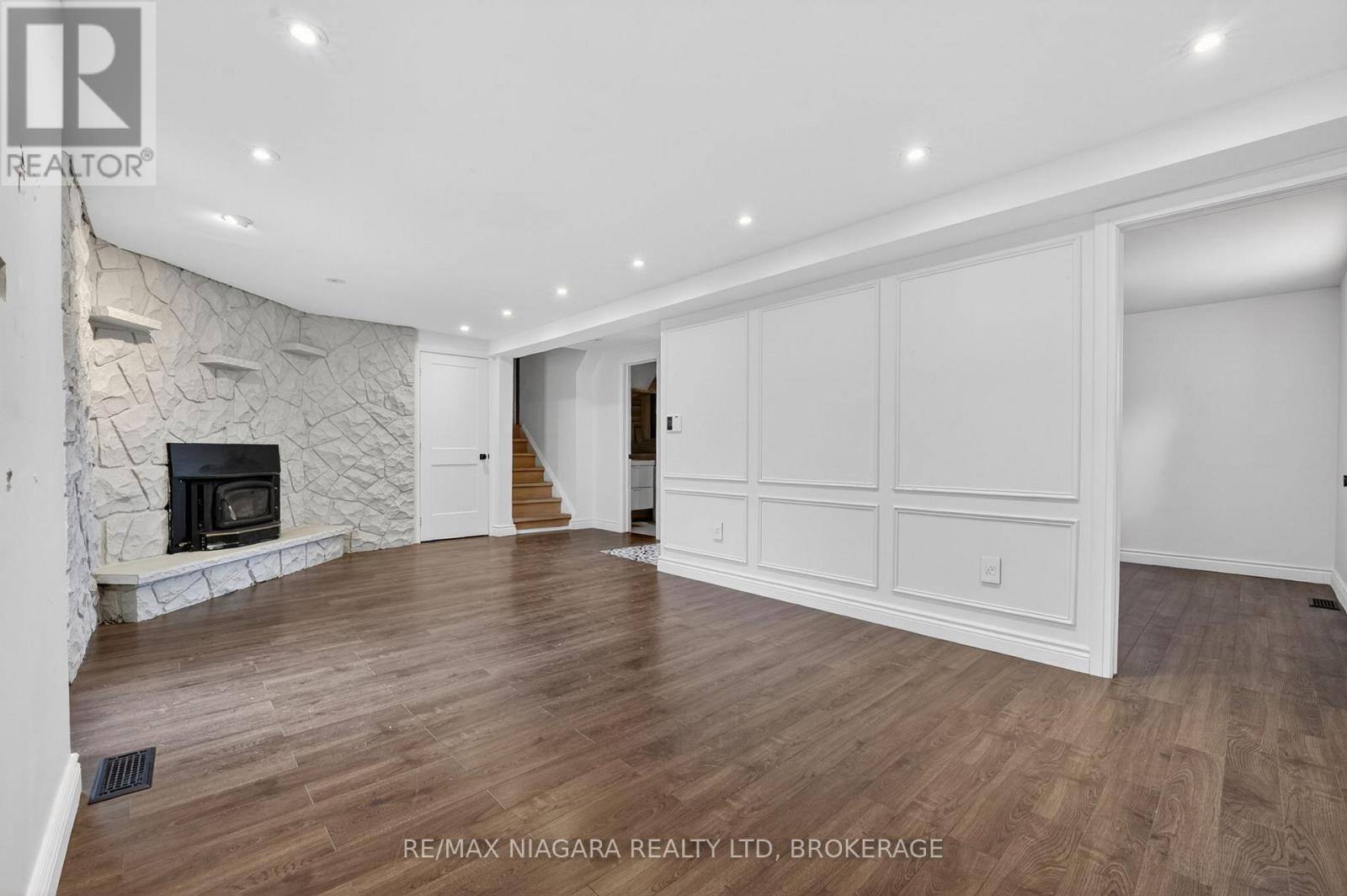 6 COLLIER ROAD N - 40