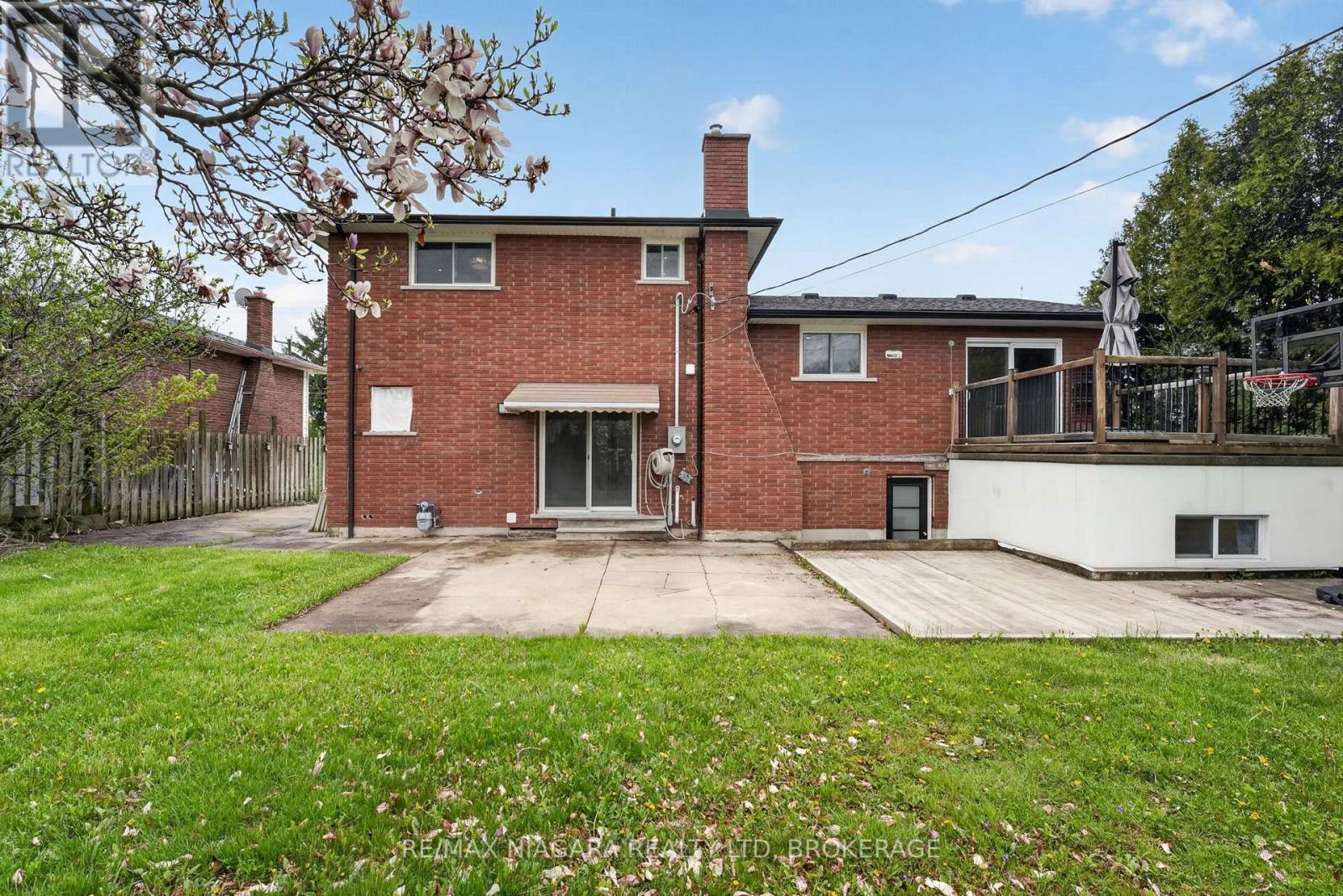 6 COLLIER ROAD N - 43