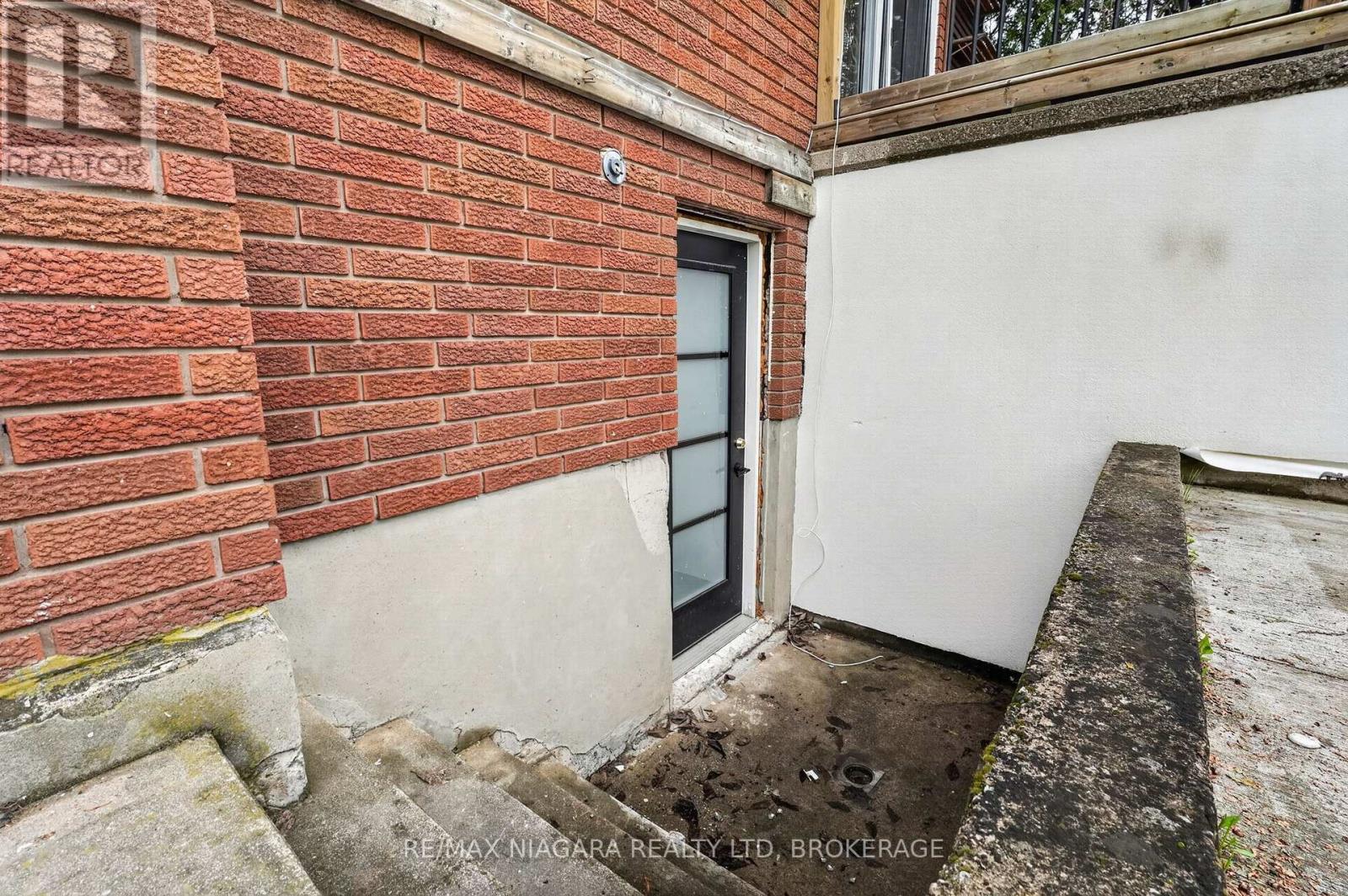 6 COLLIER ROAD N - 47