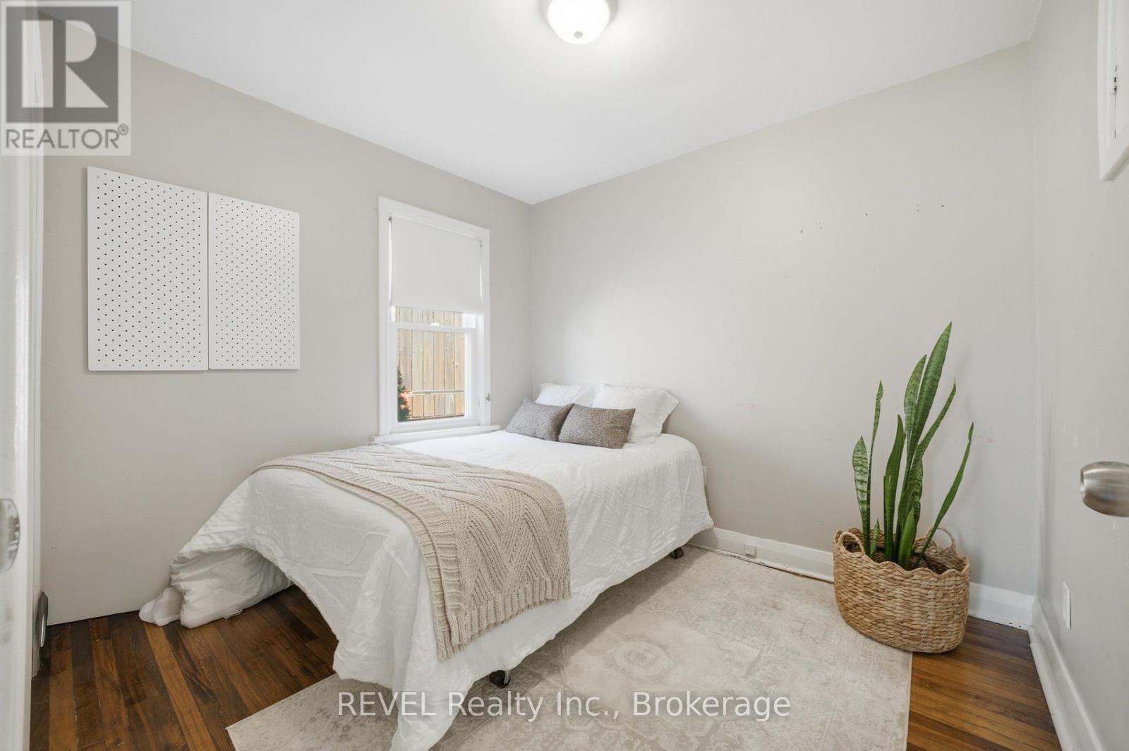 35 HATTER AVENUE - 12