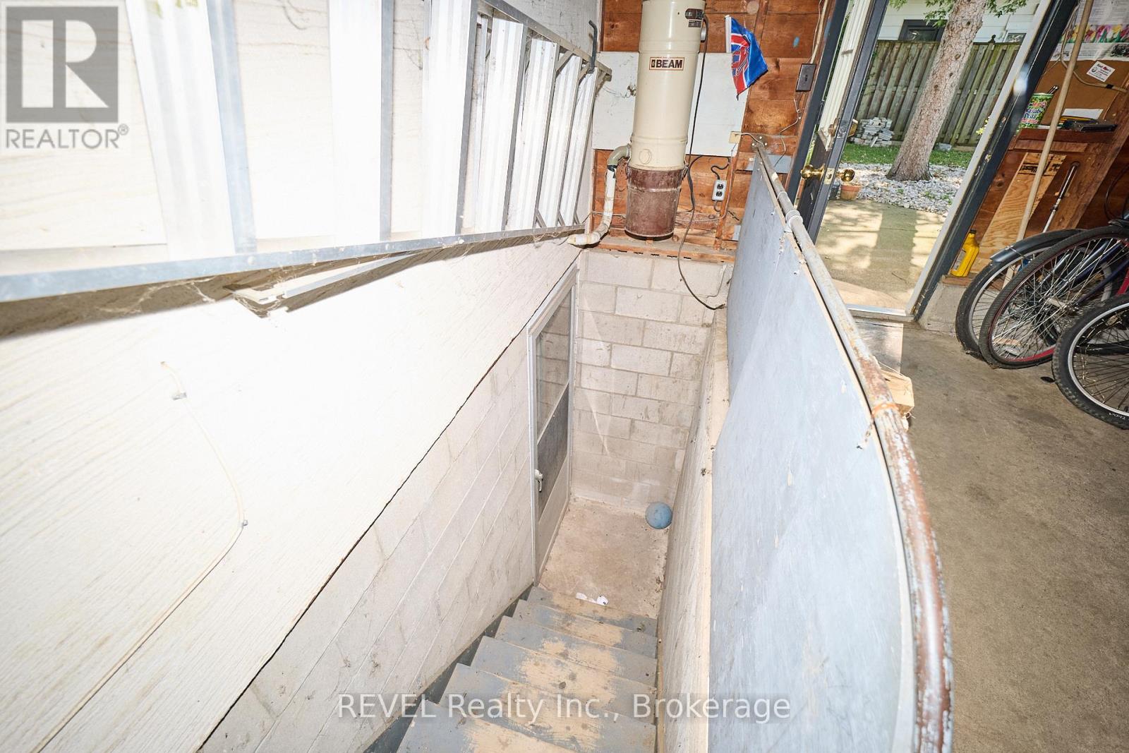 88 HAUN ROAD - 24