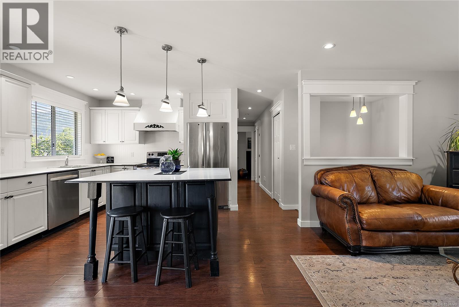  2980 HARLEQUIN Place, Langford