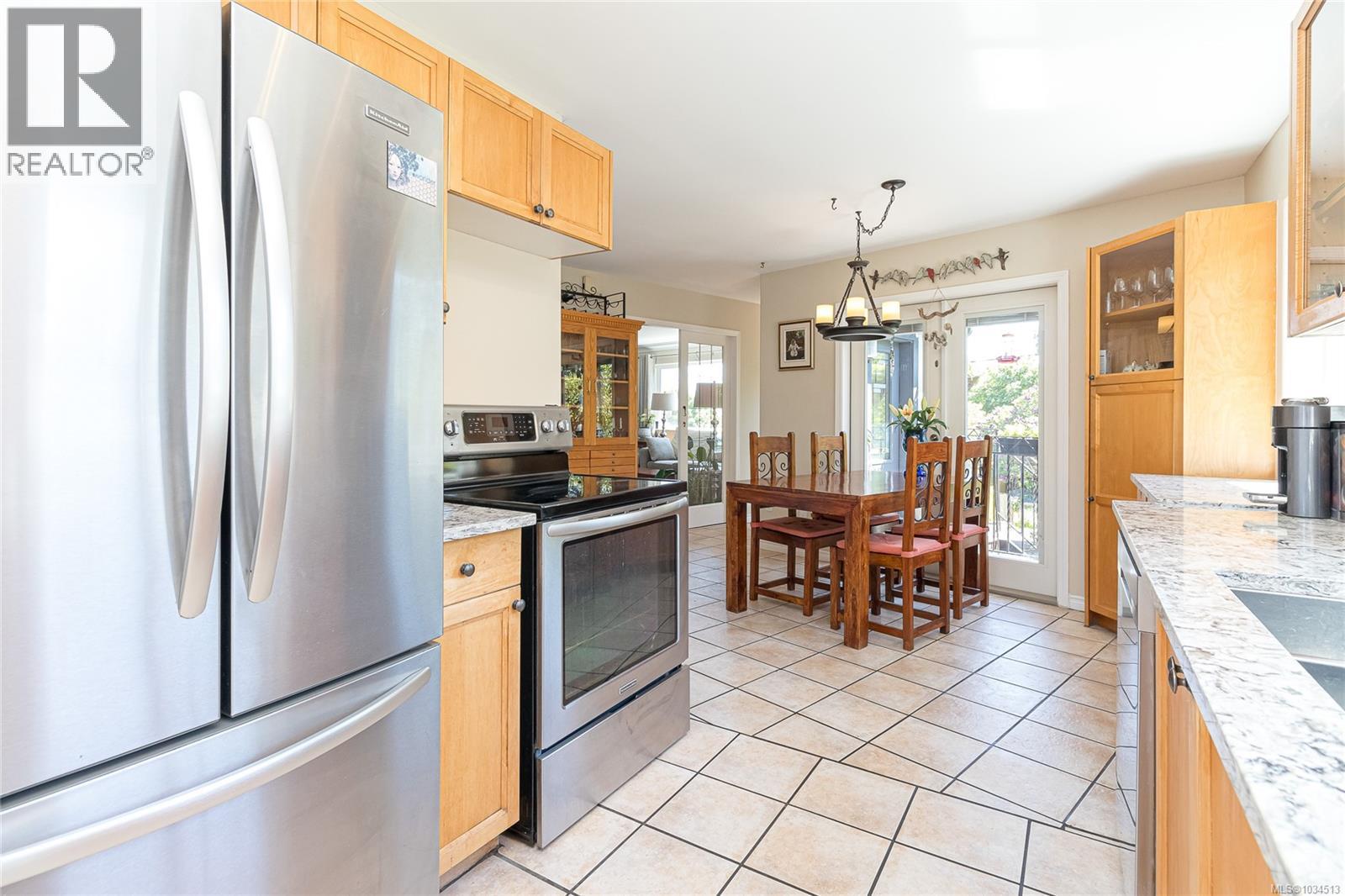  628 Bryden Court, Esquimalt