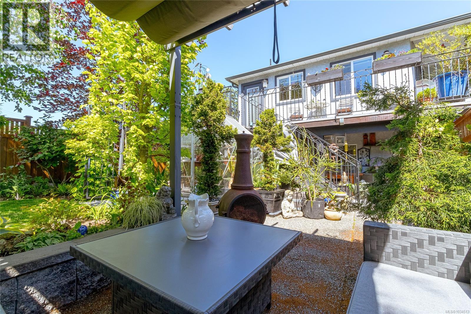  628 Bryden Court, Esquimalt