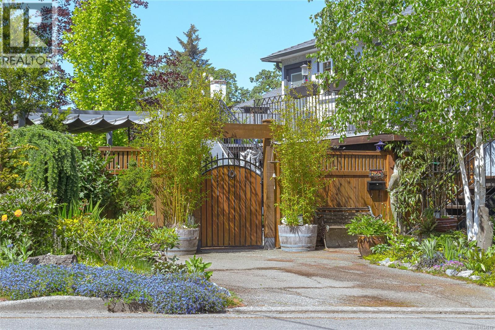  628 Bryden Court, Esquimalt