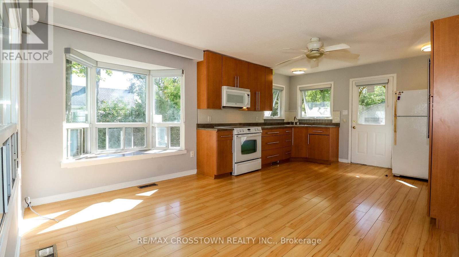 673 ROBERTS ROAD - 10