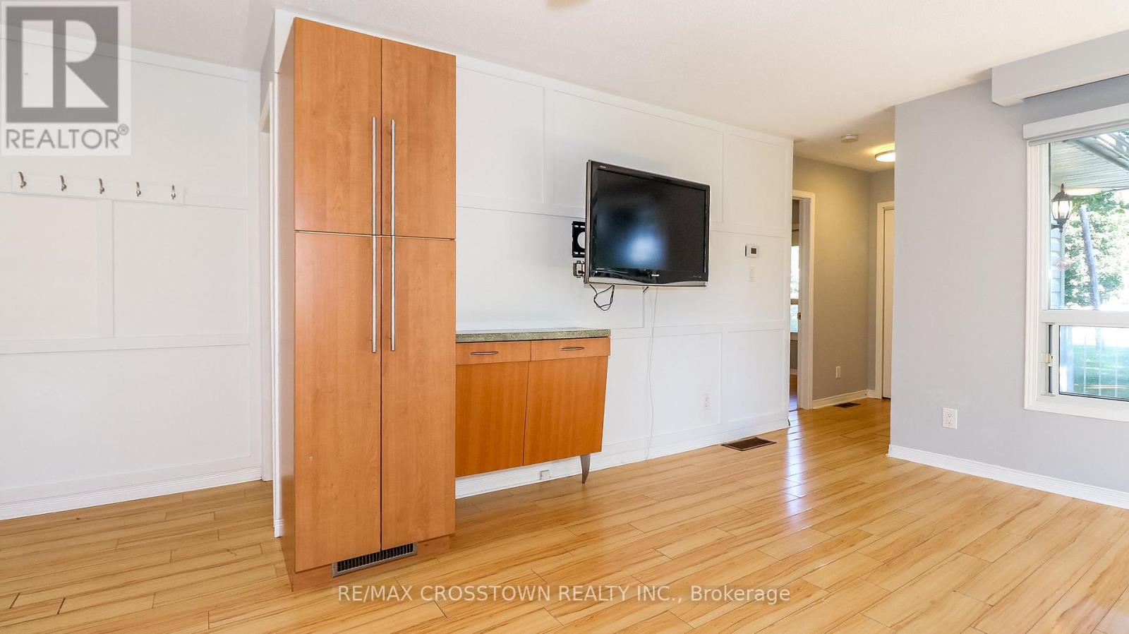 673 ROBERTS ROAD - 12