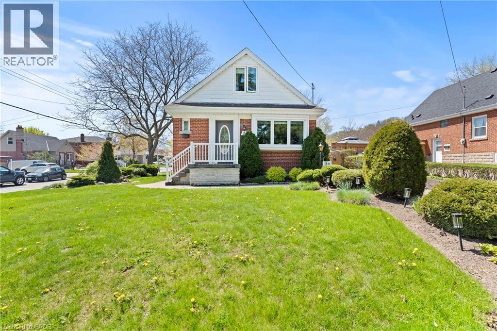 22 DUNDONALD Avenue, Hamilton, Ontario, L8K4Z9 — Photo 3