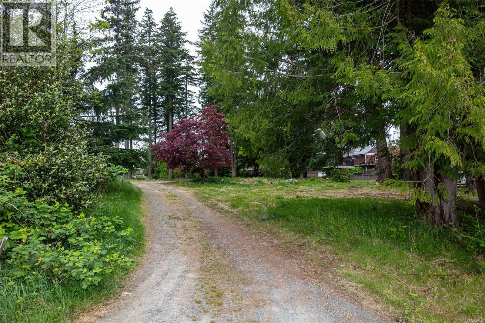 476 Old Petersen Rd, Campbell River