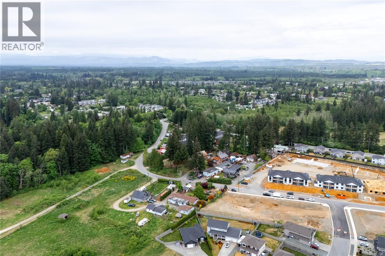 476 Old Petersen Rd, Campbell River
