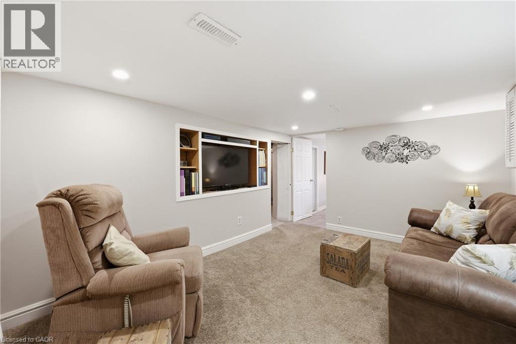 74 GRAHAM Avenue S - 24