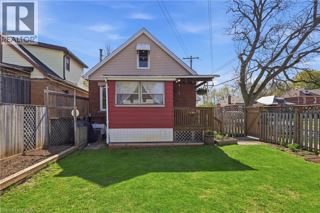 74 GRAHAM Avenue S - 34