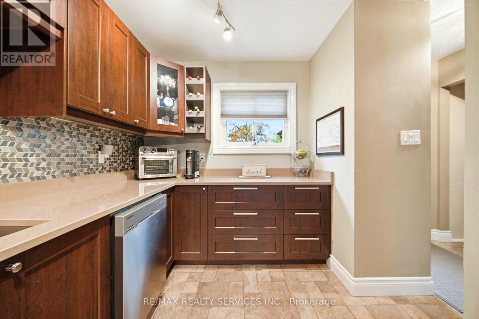 19 DALZELL AVENUE - 14