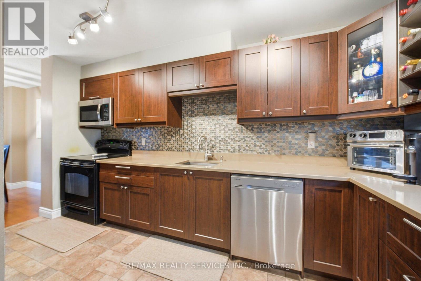 19 DALZELL AVENUE - 16