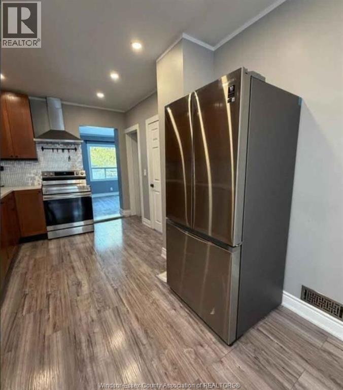 990 JOSEPHINE AVENUE, Windsor, Ontario, N9B2L5 — Photo 2