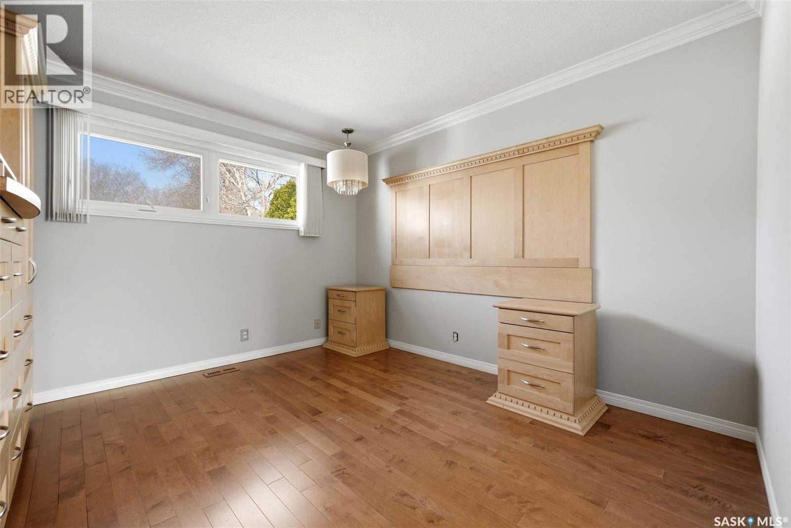 730 MCINTOSH STREET N - 10