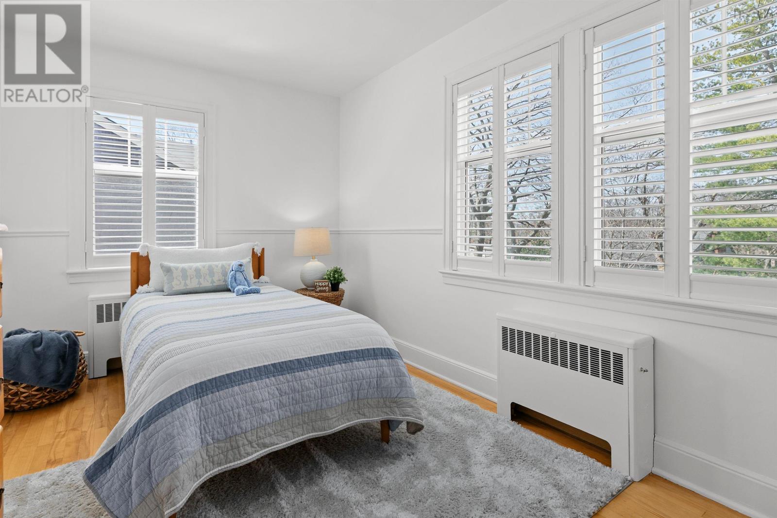 Property 16 of 49 of 950 Bellevue Avenue