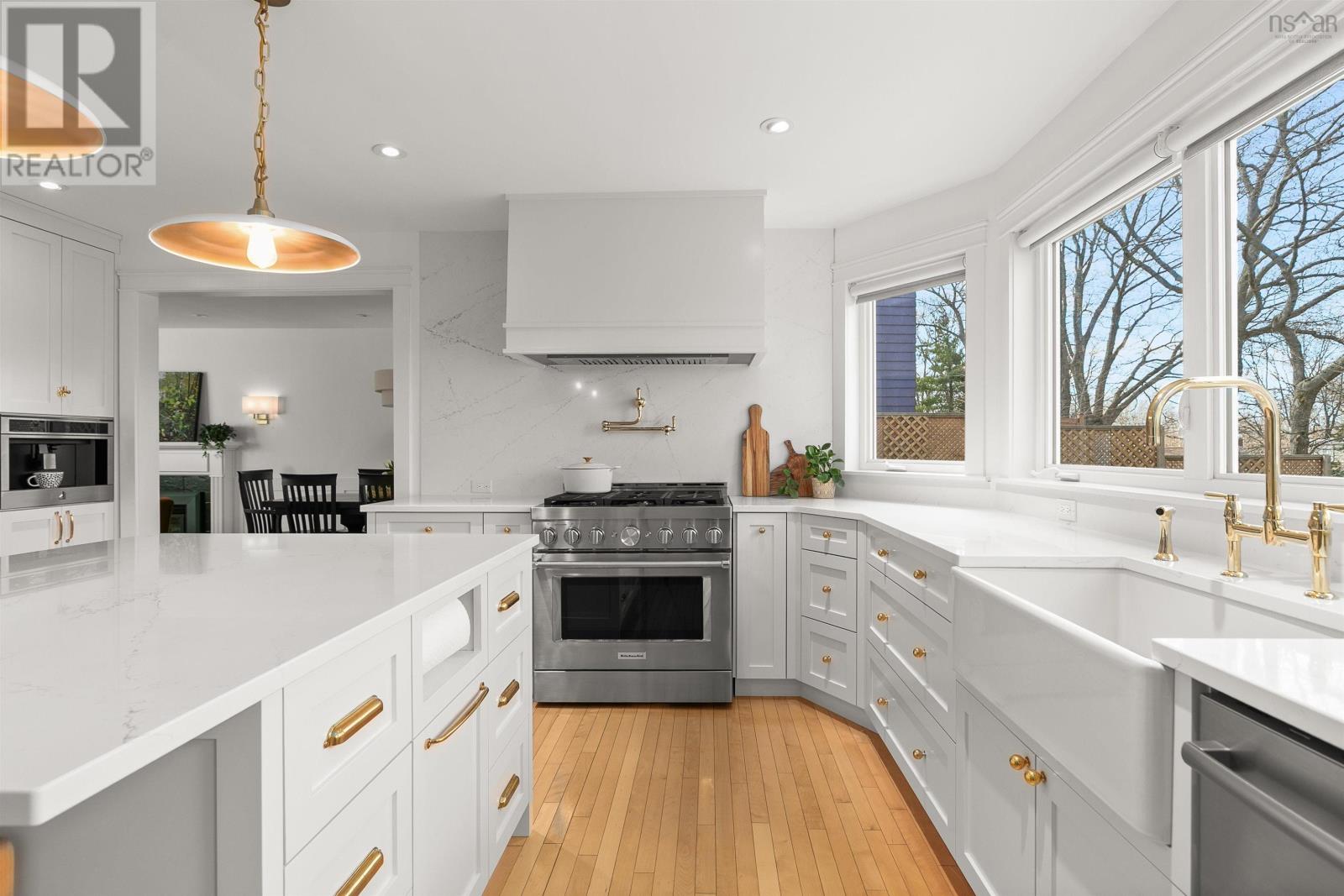 Property 12 of 49 of 950 Bellevue Avenue