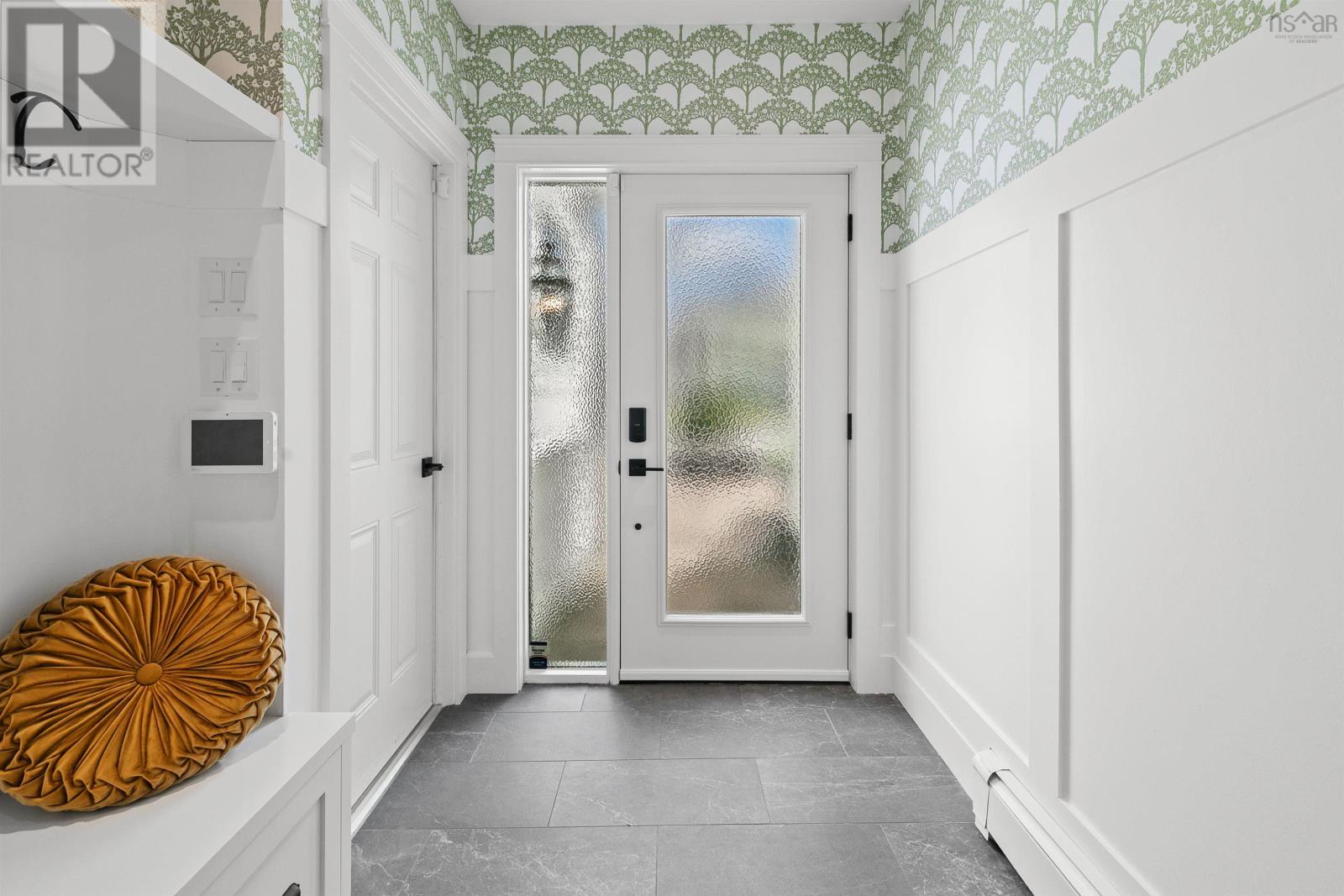 Property 24 of 49 of 950 Bellevue Avenue