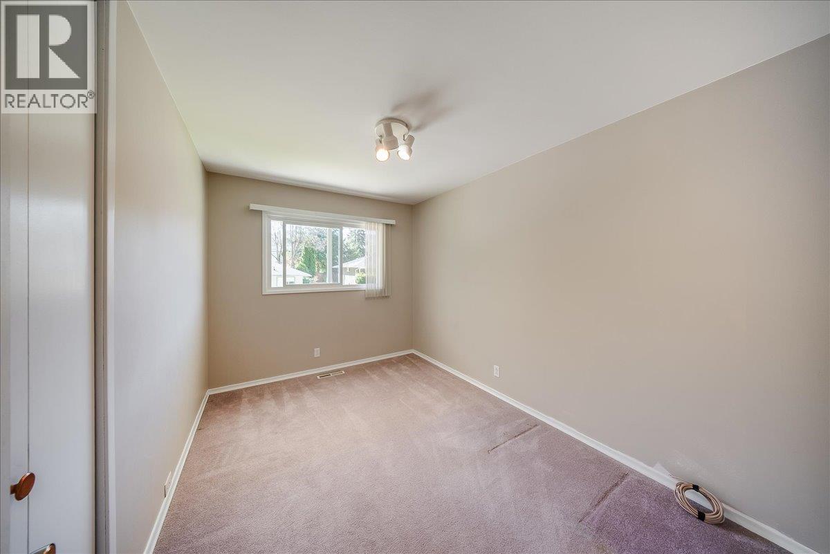 541 Portia Crescent - 11