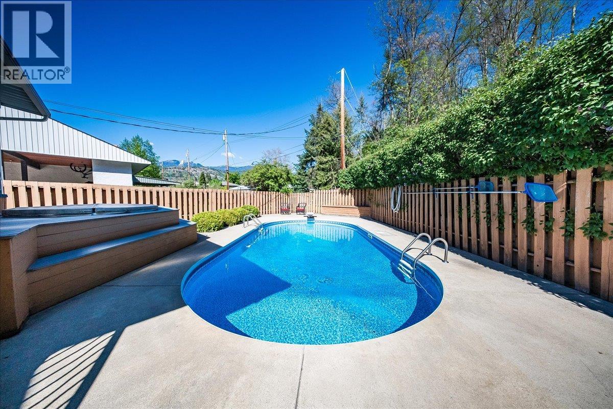 541 Portia Crescent - 26