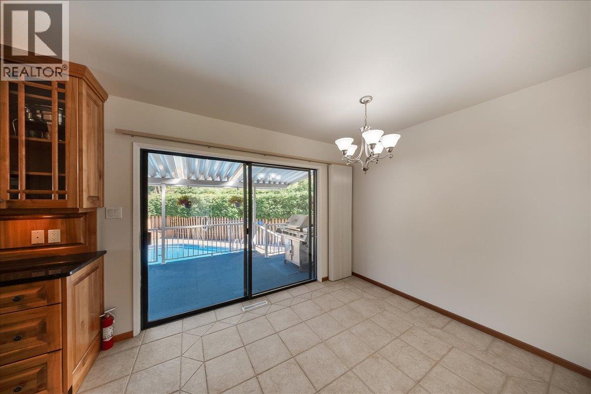 541 Portia Crescent - 33