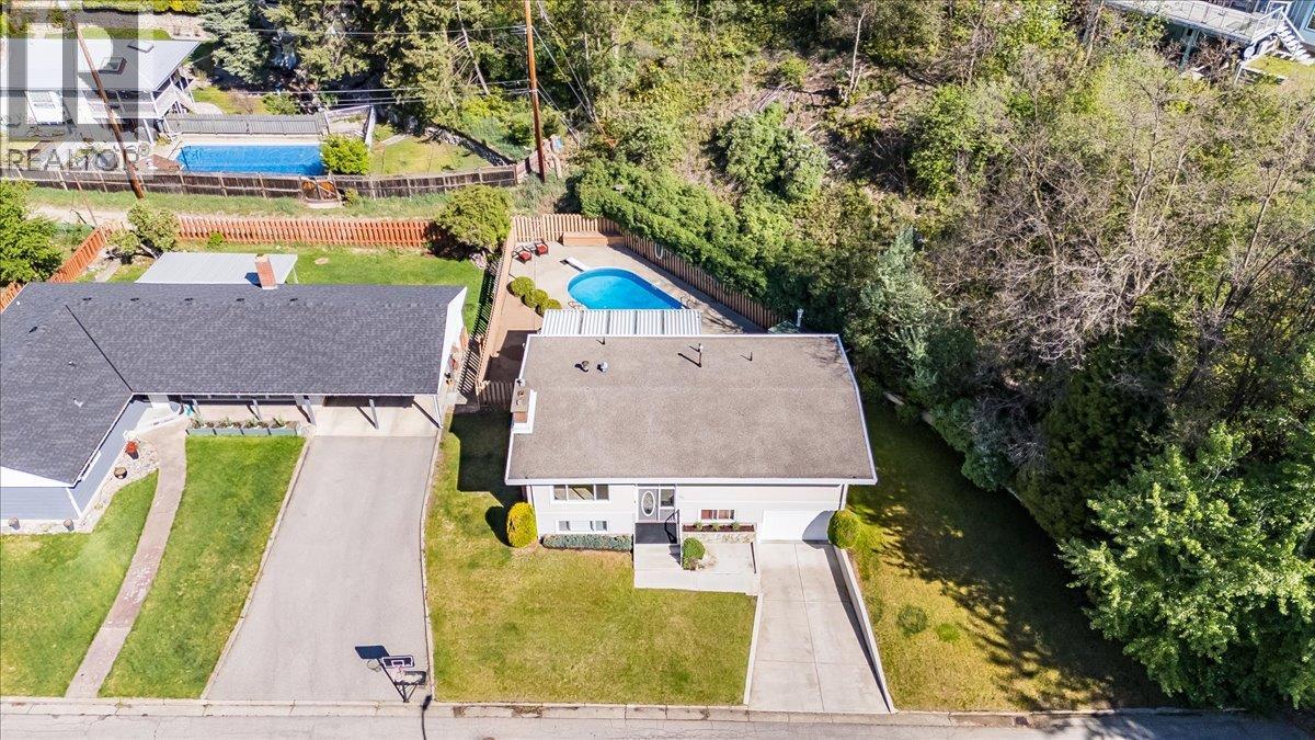 541 Portia Crescent - 35