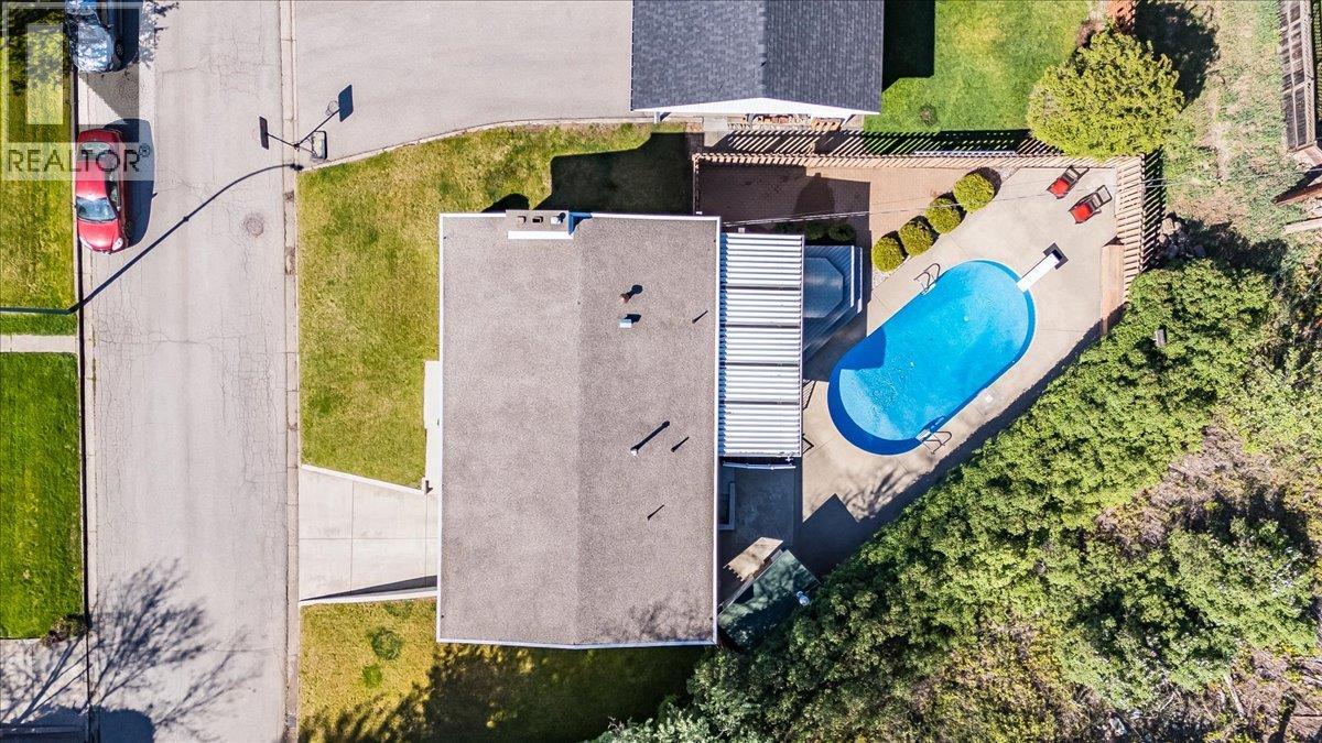 541 Portia Crescent - 36