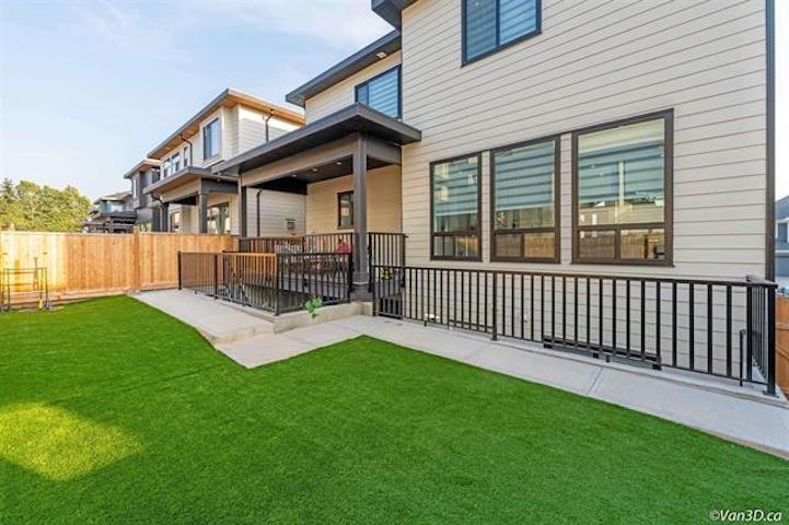 7 Bed, 7 Bath House for Sale in Surrey – 16759 18 AVENUE, Surrey - Image 13