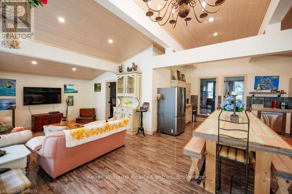 93 SHORELINE AVENUE - 15
