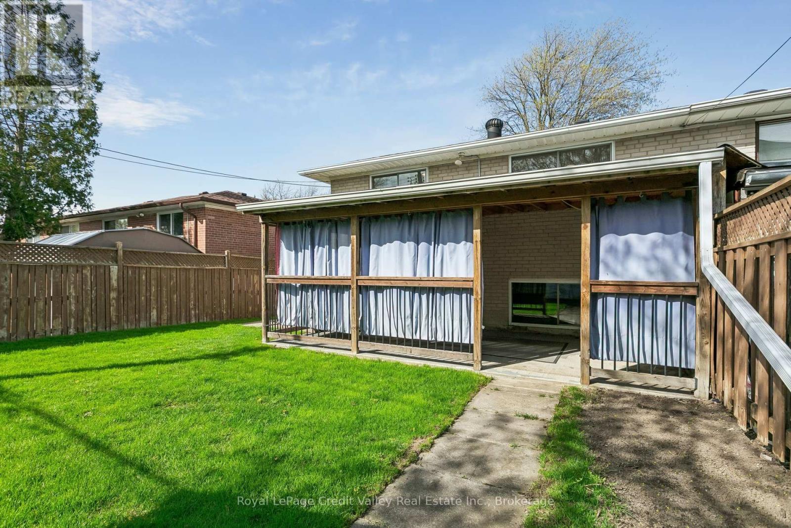 27 GRANGE DRIVE - 29