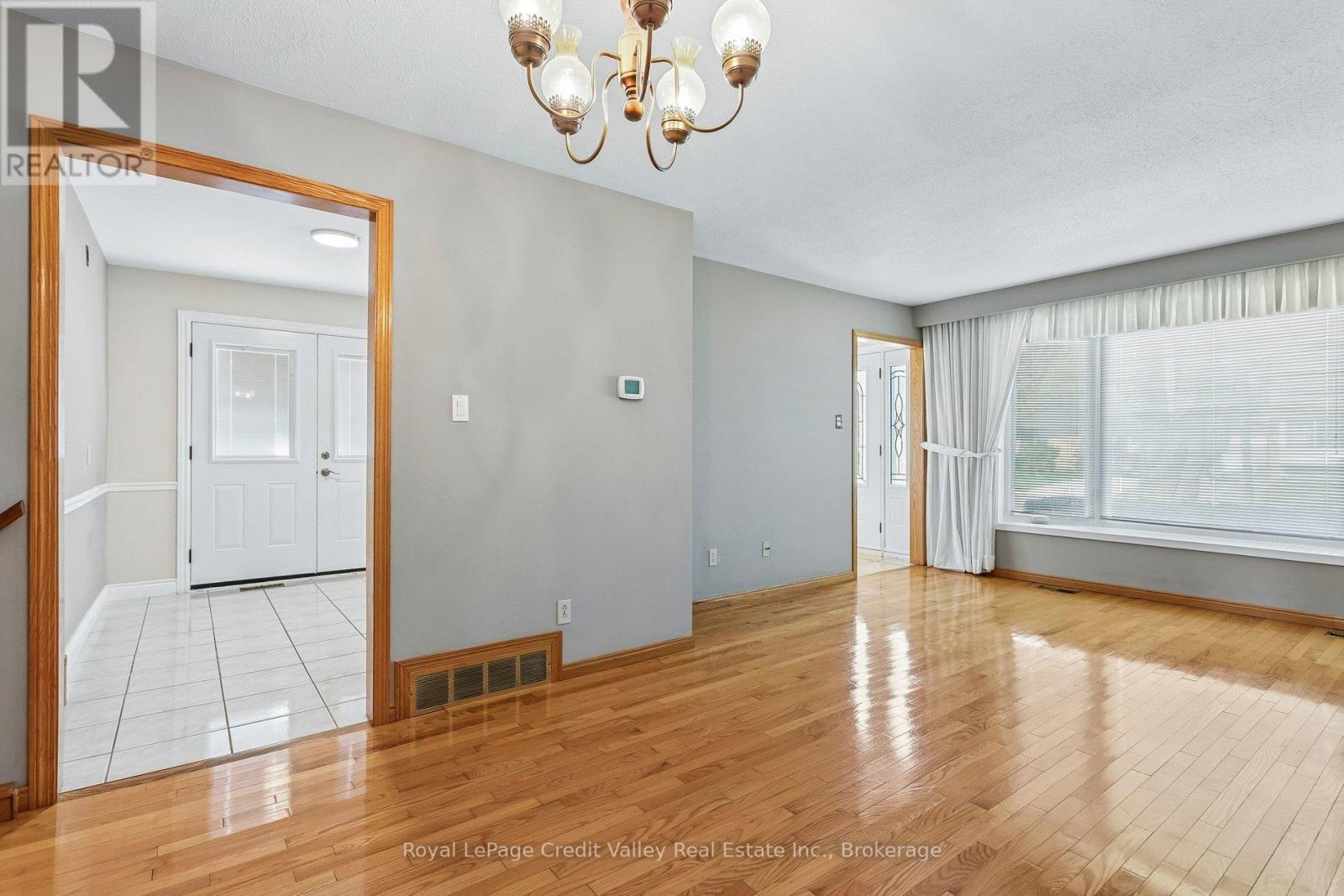 27 GRANGE DRIVE - 7