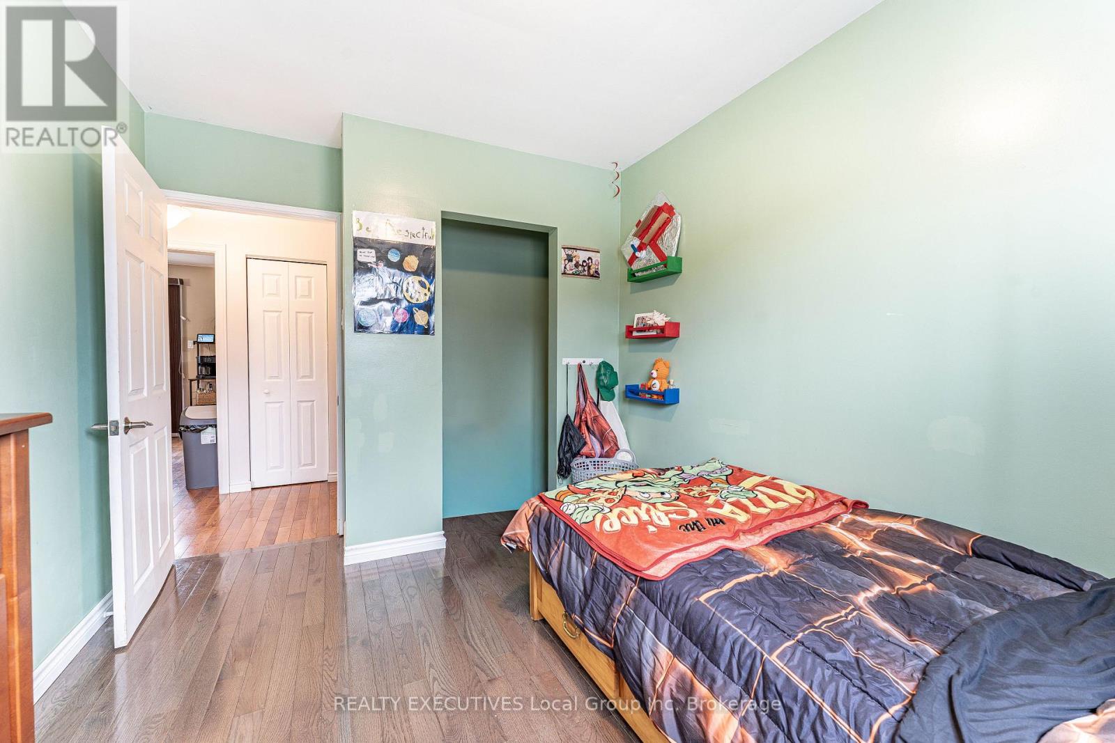 699 NORMAN AVENUE - 18