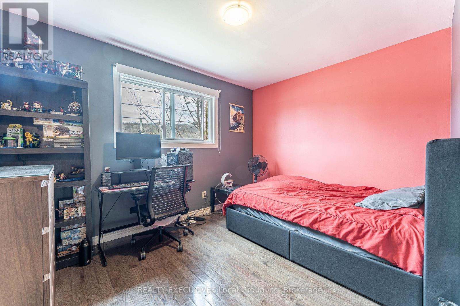 699 NORMAN AVENUE - 21