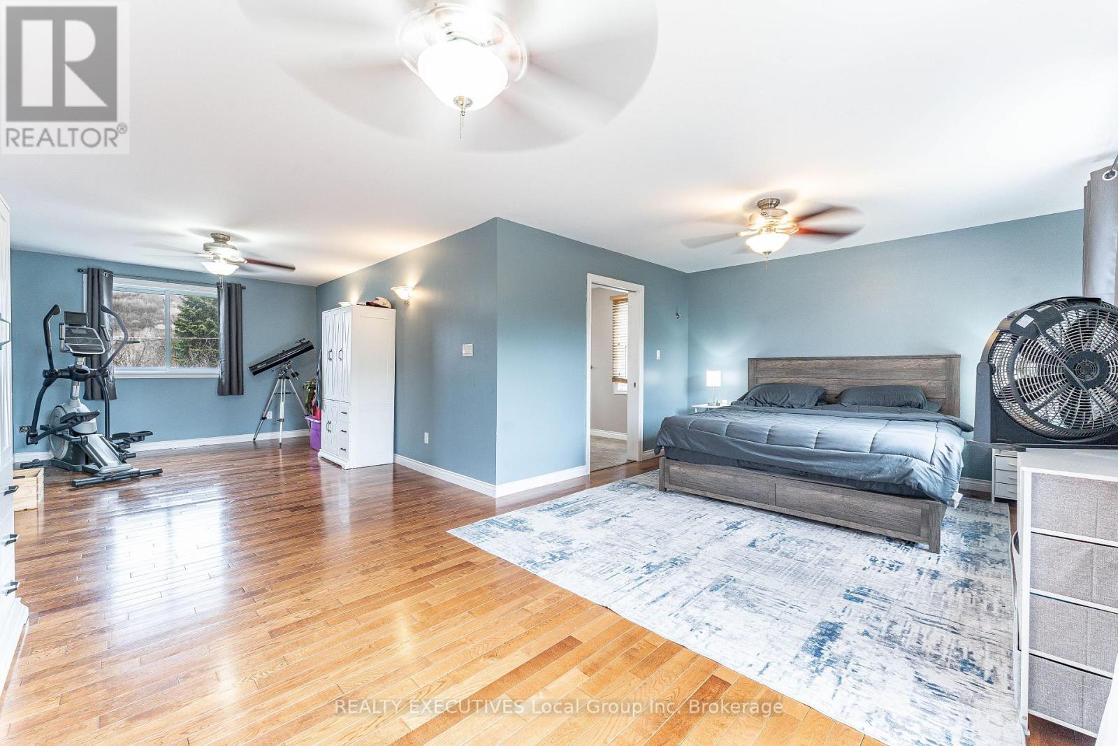 699 NORMAN AVENUE - 26