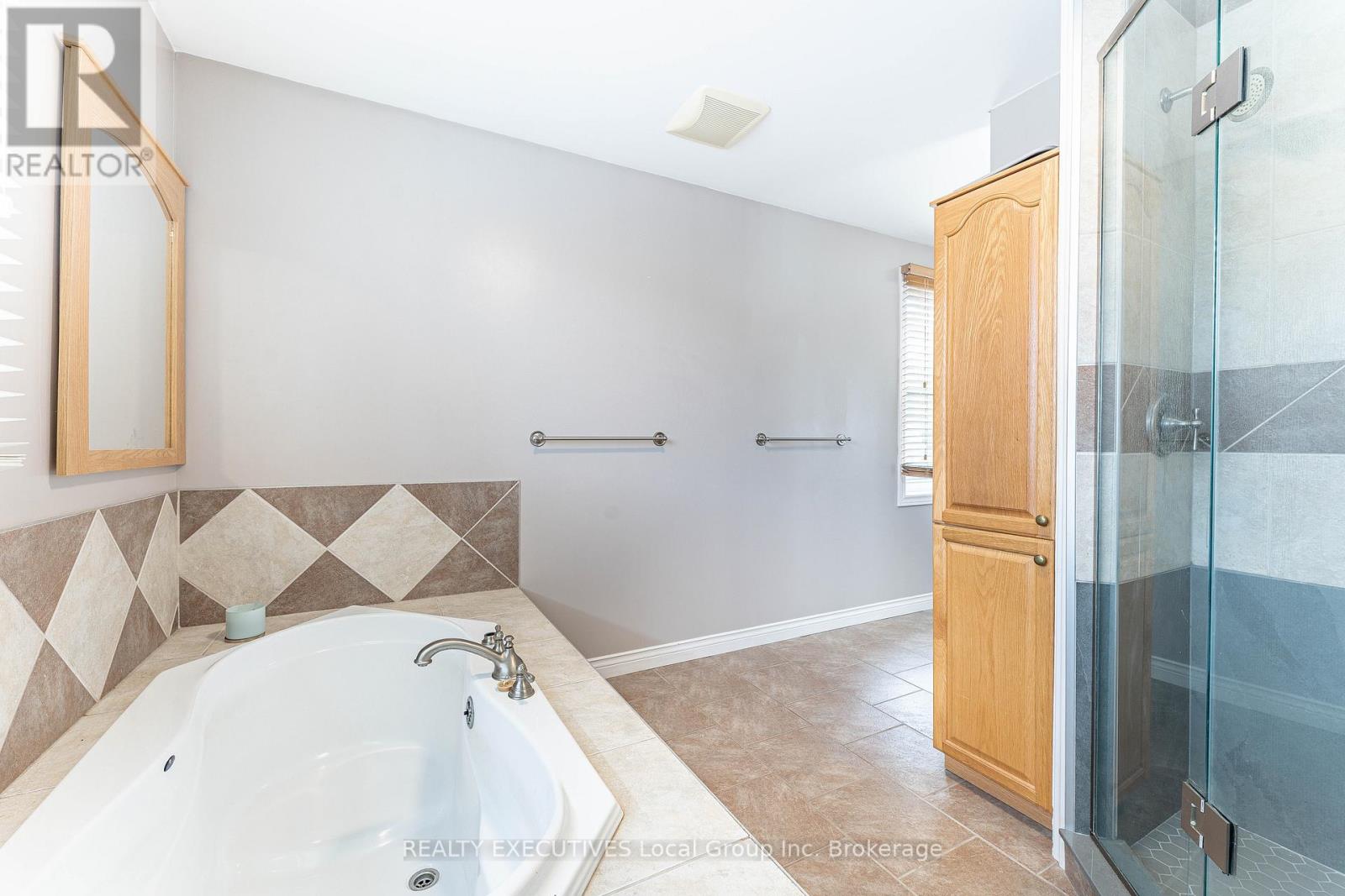 699 NORMAN AVENUE - 29