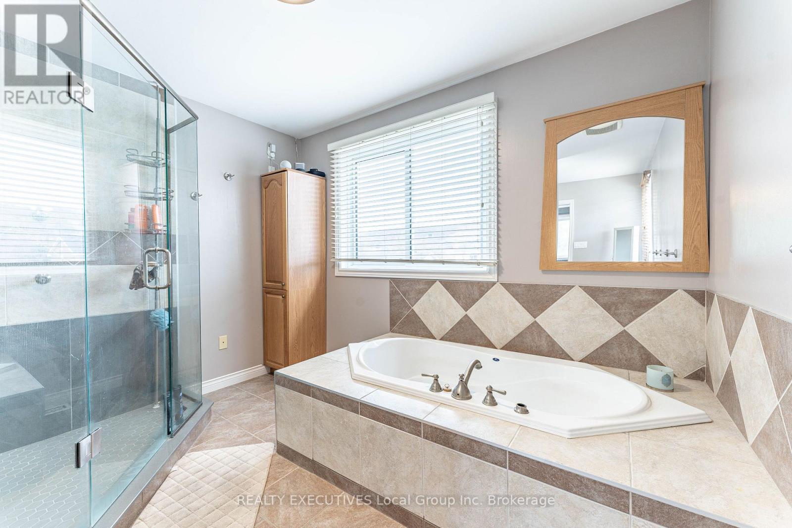 699 NORMAN AVENUE - 30