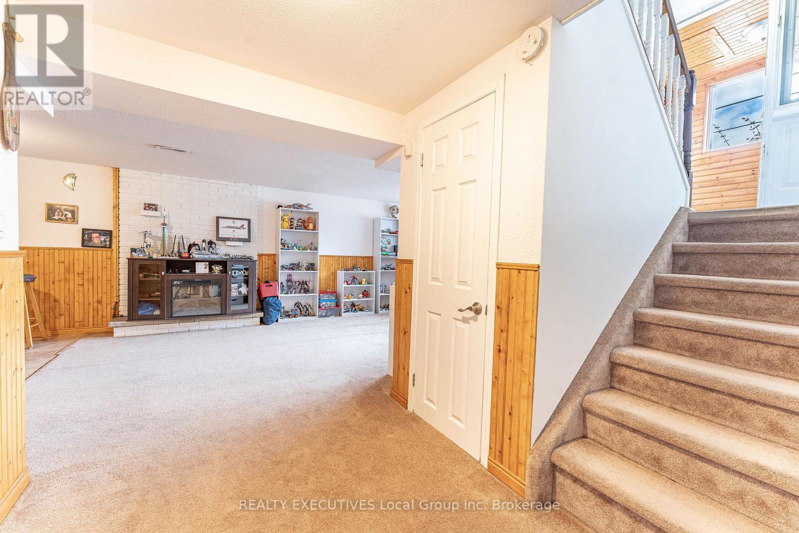 699 NORMAN AVENUE - 31